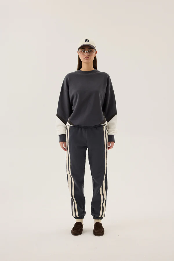 Araminta James Bisous Trackpant // Noir