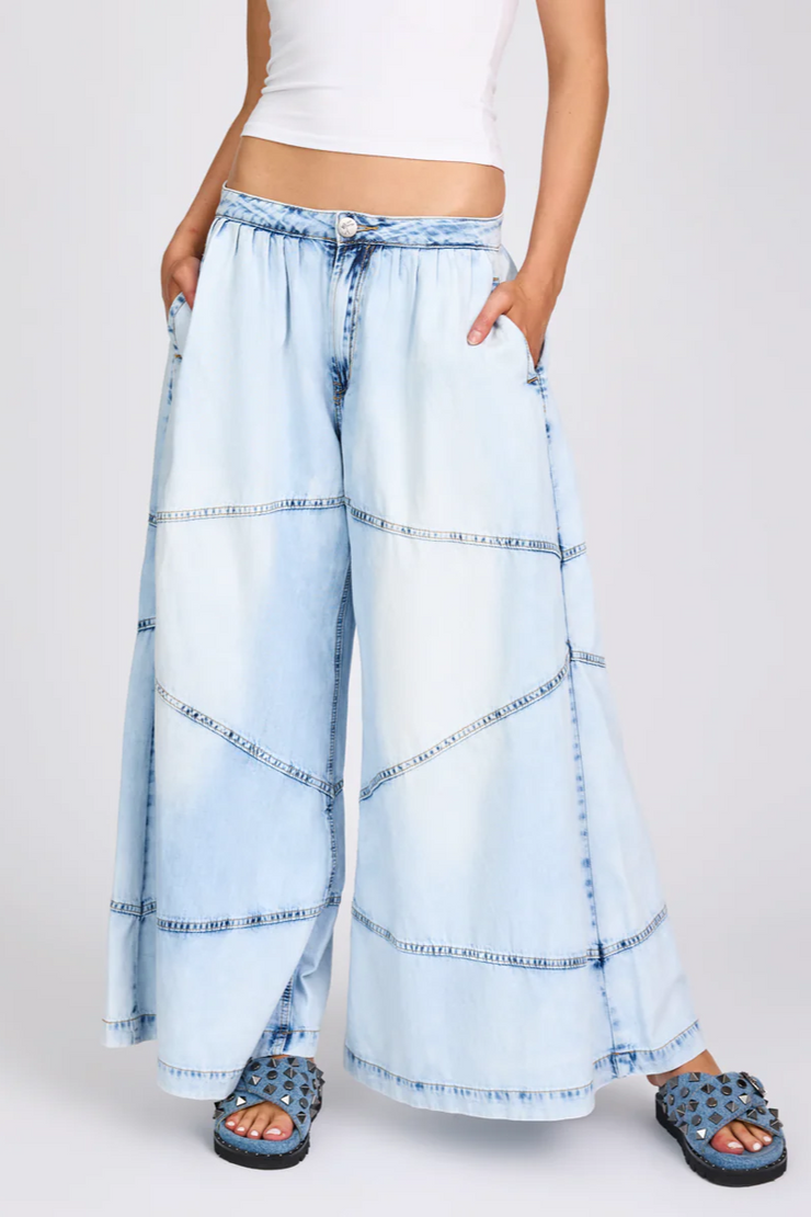 One Teaspoon Daddios Low Waist Super Wide Leg Denim Jeans // Depeche Blue