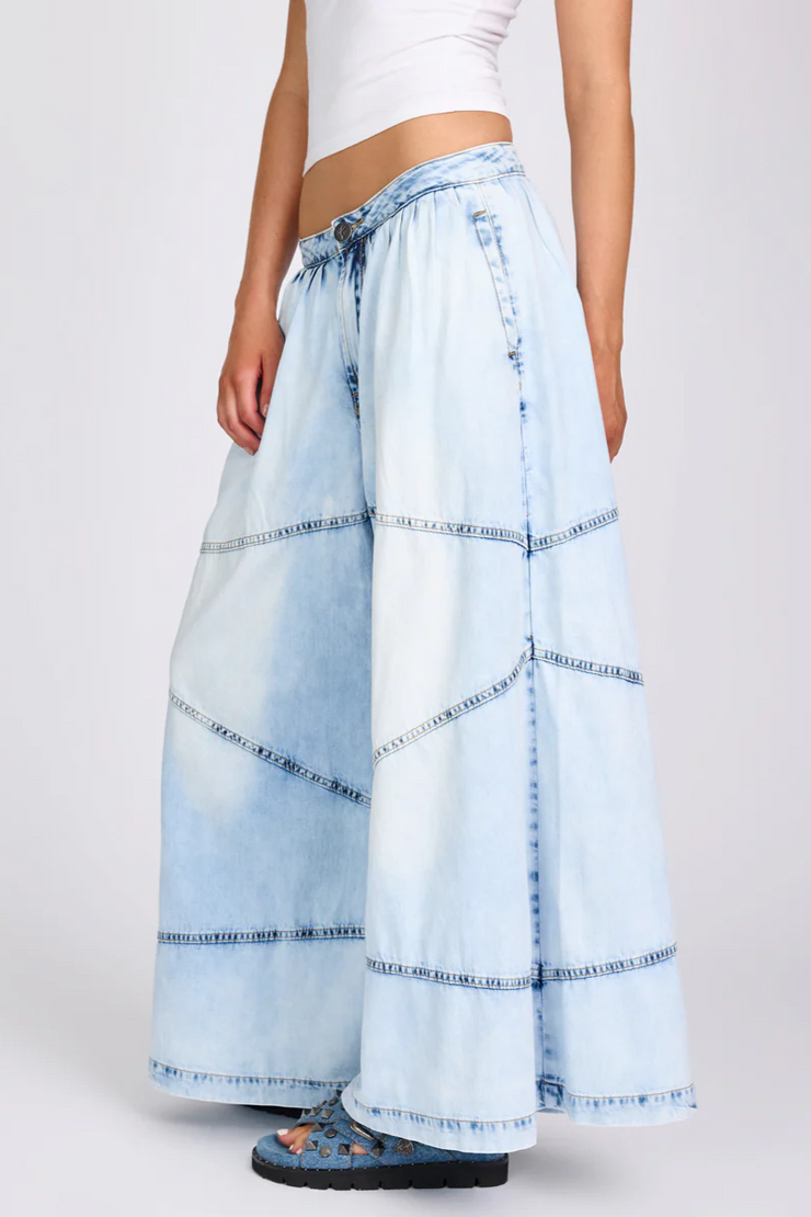 One Teaspoon Daddios Low Waist Super Wide Leg Denim Jeans // Depeche Blue