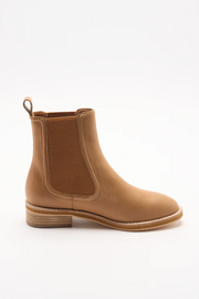 Walnut Cora Leather Boot // Tan