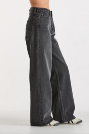 Lee Mid Slouch Jean // Basalt