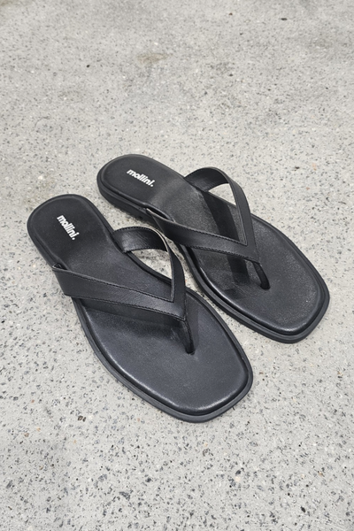 Mollini Juliena Thongs // Black Leather