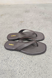 Mollini Juliena Thongs // Brown Leather