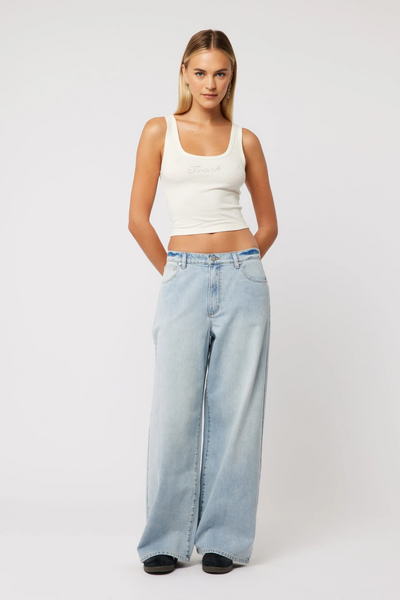 Abrand 95 Mid Super Baggy // Telisha